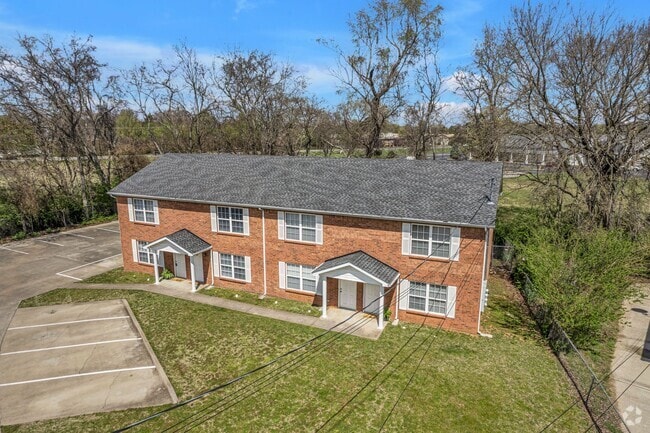 Building Photo - 1513 Center Pointe Dr Rental