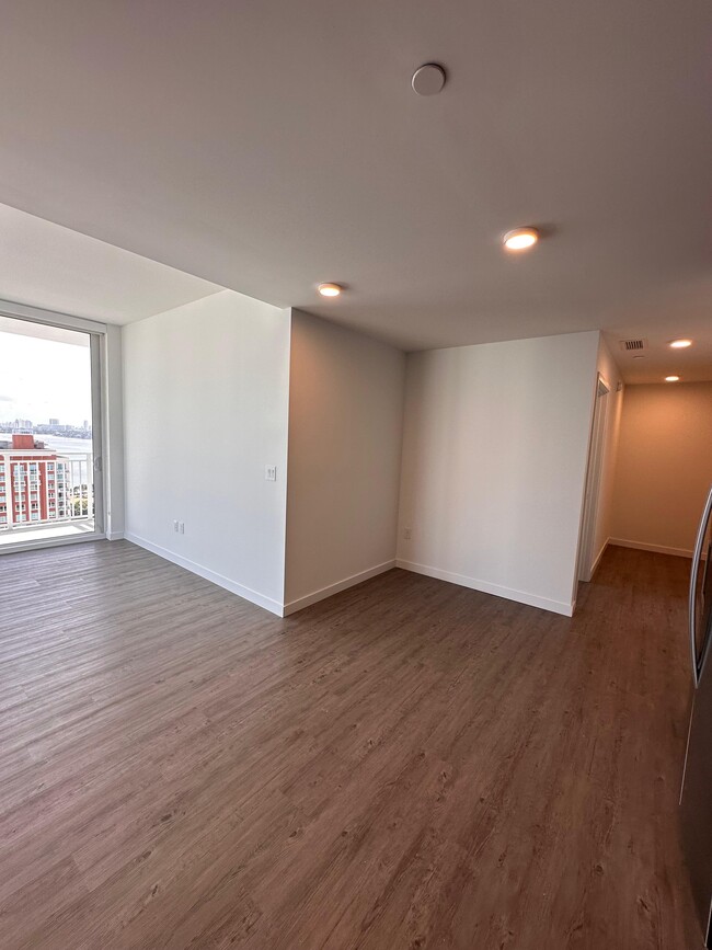 Photo - 342 NE 26th Ter Unidad B8