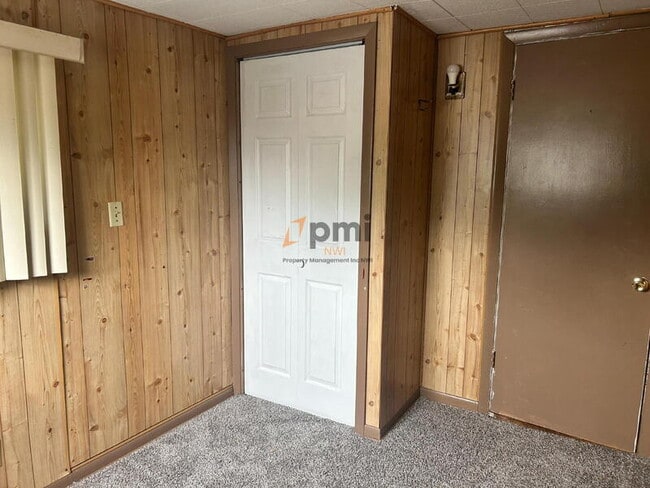 Photo - 6516 Meadow Ln Ave