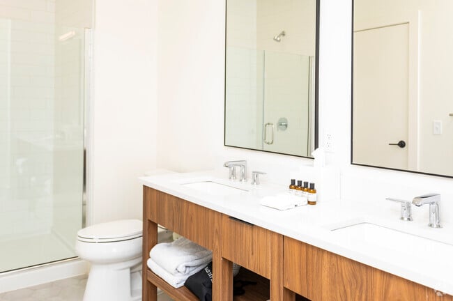 2BR, 2BA - 1085 SF
