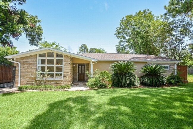 Photo - 9906 Cedardale Dr