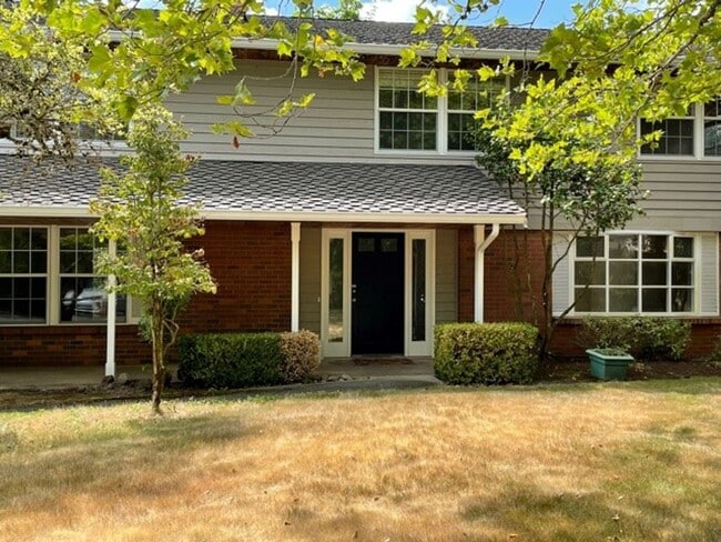 Photo - Large 4 Bedroom in Somerset Neighborhood
