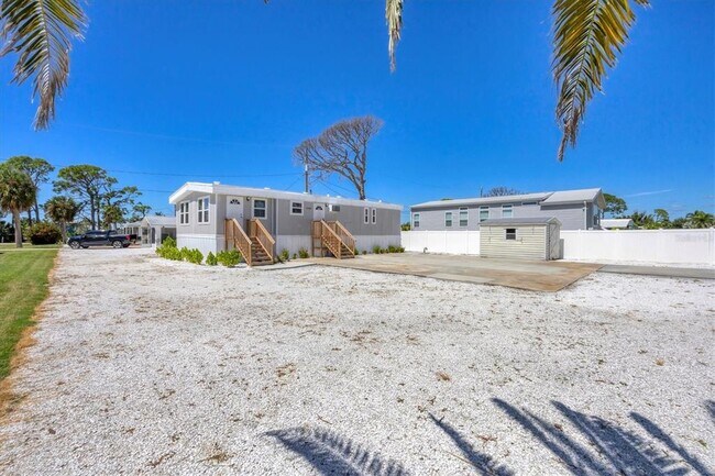 3280 Holly Ave