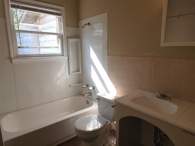 Photo - 701 E N 12th St