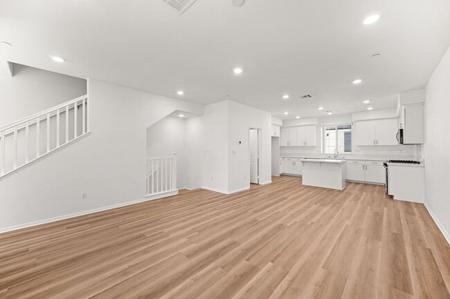 7347 Solstice Pl