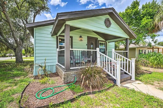 Photo - 301 N Wetmore St Casa
