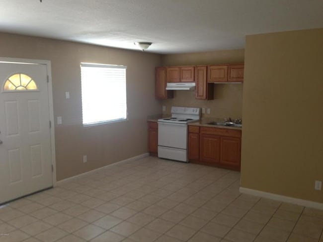 Photo - 235 N 93rd St