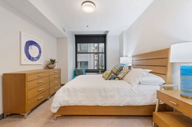 Photo - Millennium on LaSalle