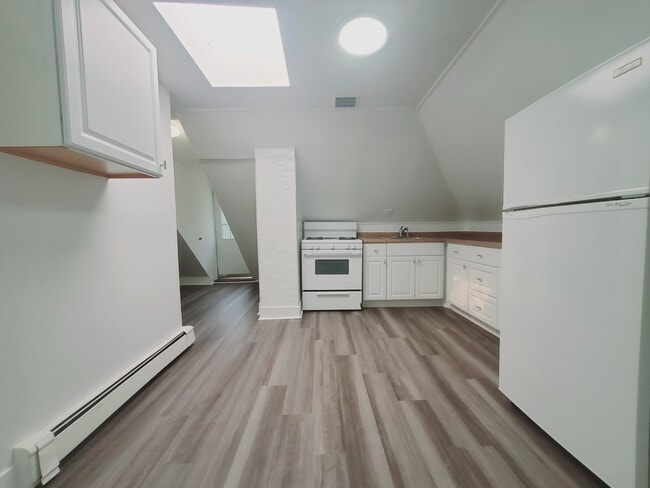 Photo - 76 Lindale St Unit 3