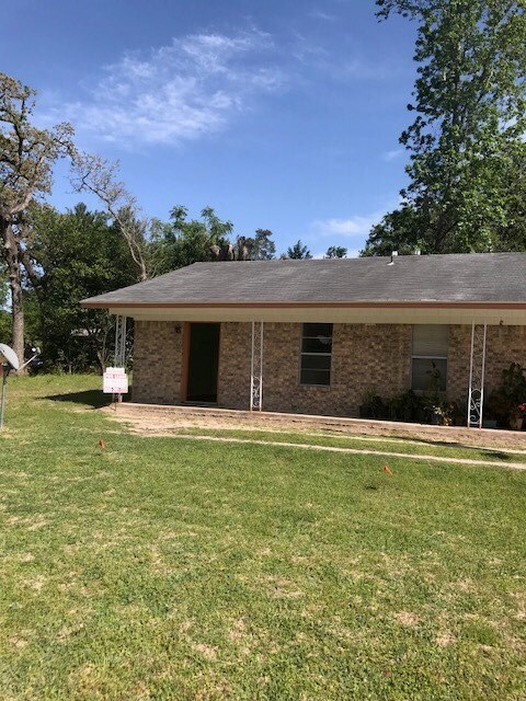 Photo - 913 Prentice Ln