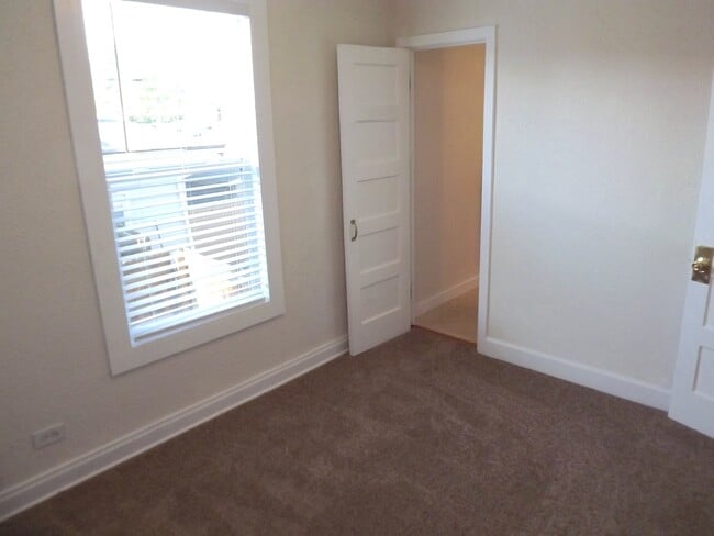 Photo - 115 N Park St Unit 1