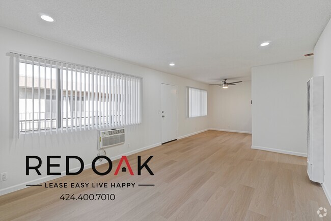 Building Photo - Stunning Two Bedroom Featuring Expansive C... Unit 302 Rental