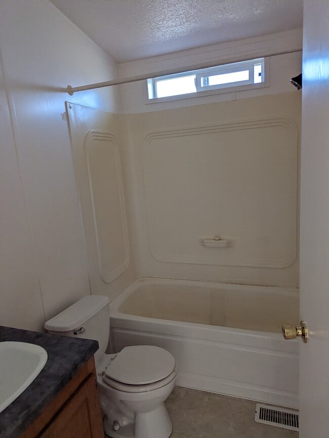 Photo - 2390 Poole Way