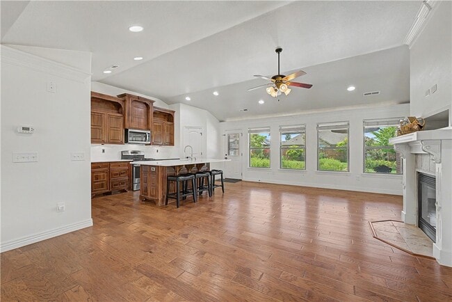 1110 Ellen Ray Ln