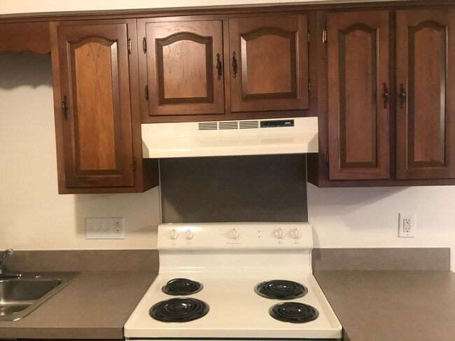 Cresthaven Apartments