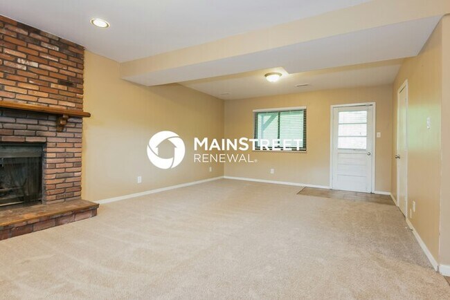 3 Bedroom Pet-Friendly Home in Fenton, MO with Main Street Renewal