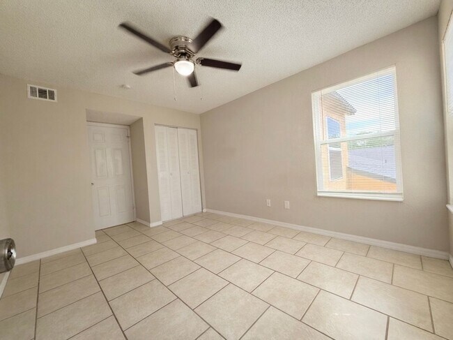 Photo - Venetian Place 4512-1735 - SL-RP-Venetian Place 4512-1735