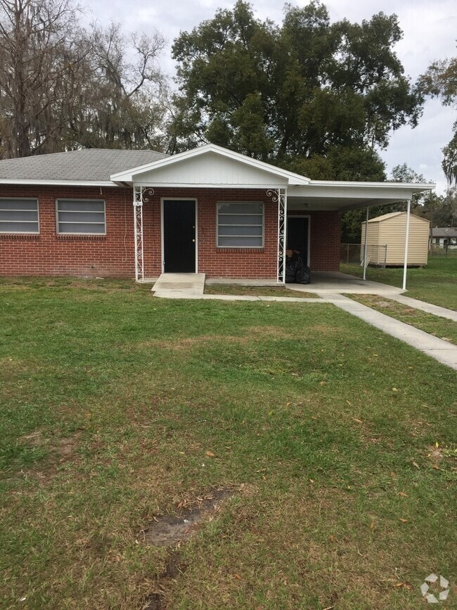 Building Photo - Three Bedroom One Bath Rental