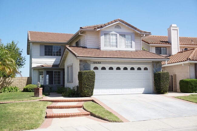 Building Photo - 19584 Shadow Glen Cir