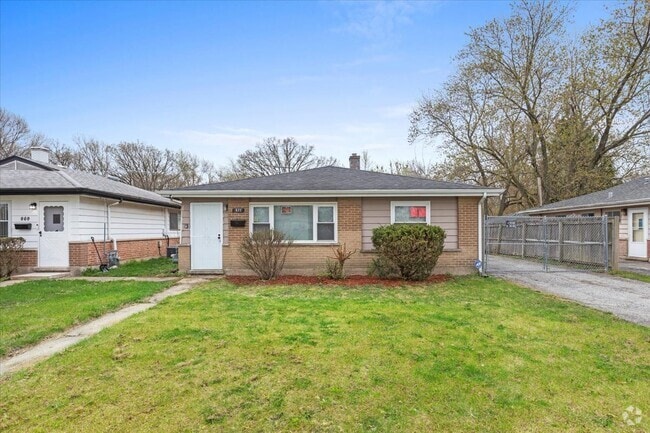 Building Photo - 877 163rd St Rental