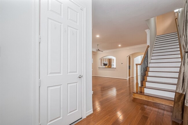 Photo - 1522 Olive Park