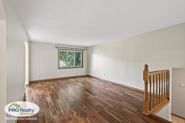Photo - 4 Bedroom Home in Maple Grove