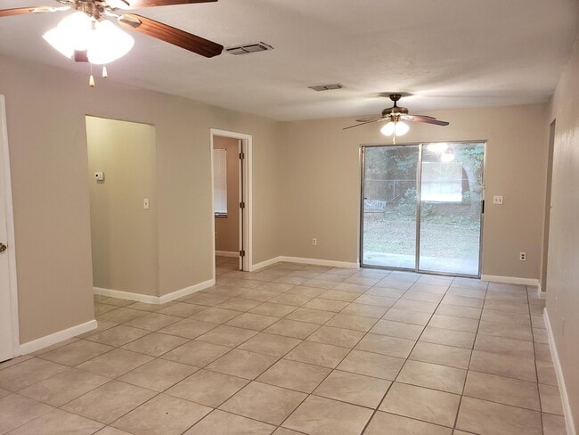 Photo - 3 Bed, 2 Bath, 1 Car garage.
