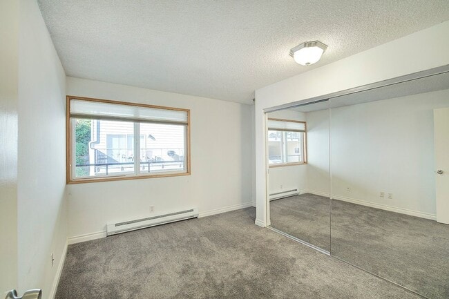 Photo - 1Bd/1Ba Mercer Island Condo Unit 42A