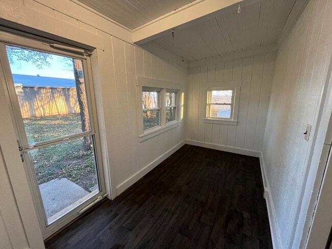 Photo - 14044 Strawn Rd