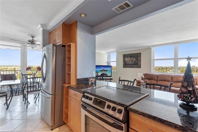 Photo - 2881 NE 33rd Ct Unidad Ph A