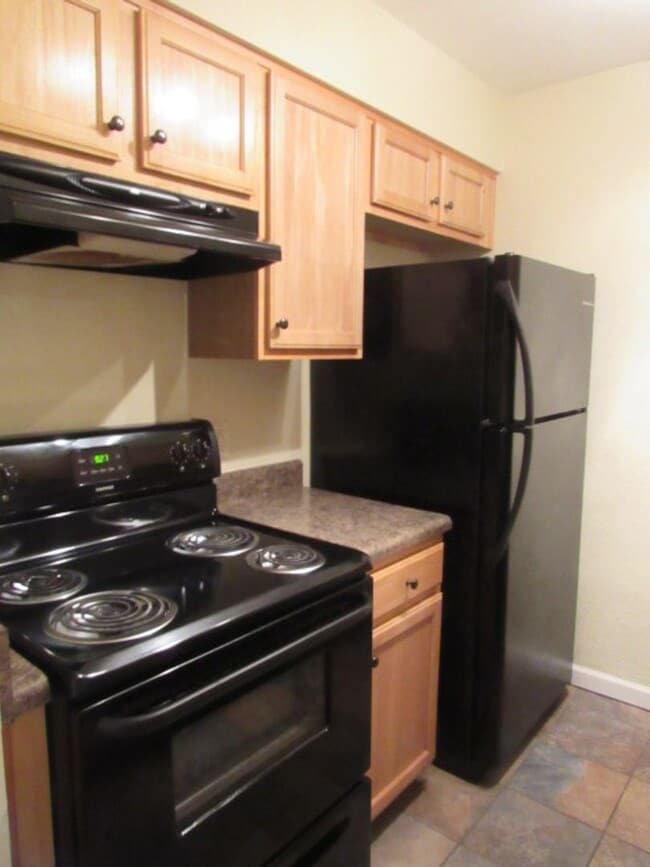 Photo - Updated condo in Bayview Terrace!