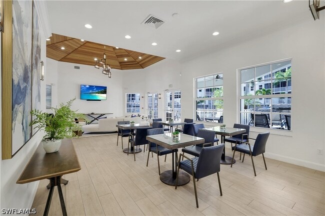 Photo - 460 Launch Cir Unidad 301