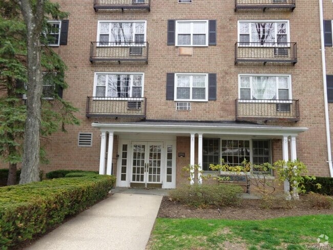 Building Photo - 3 Consulate Dr Rental