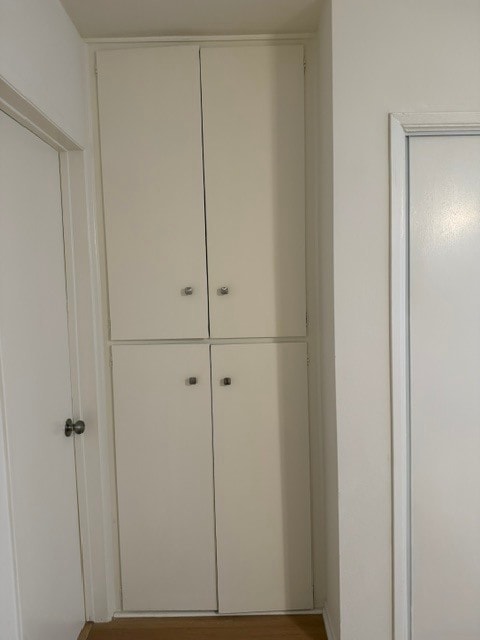 Photo - 16015 Vanowen St