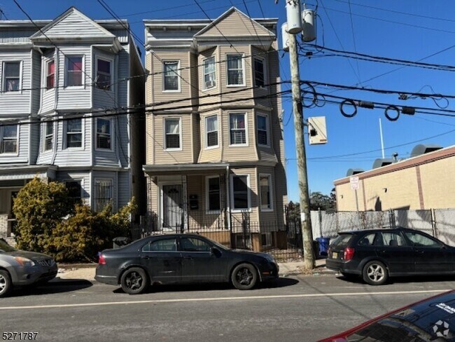 Building Photo - 159 S 11th St Rental