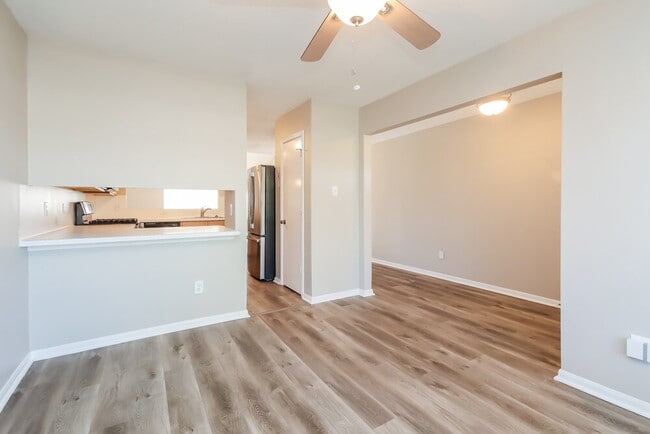 Photo - 10815 Malden Dr