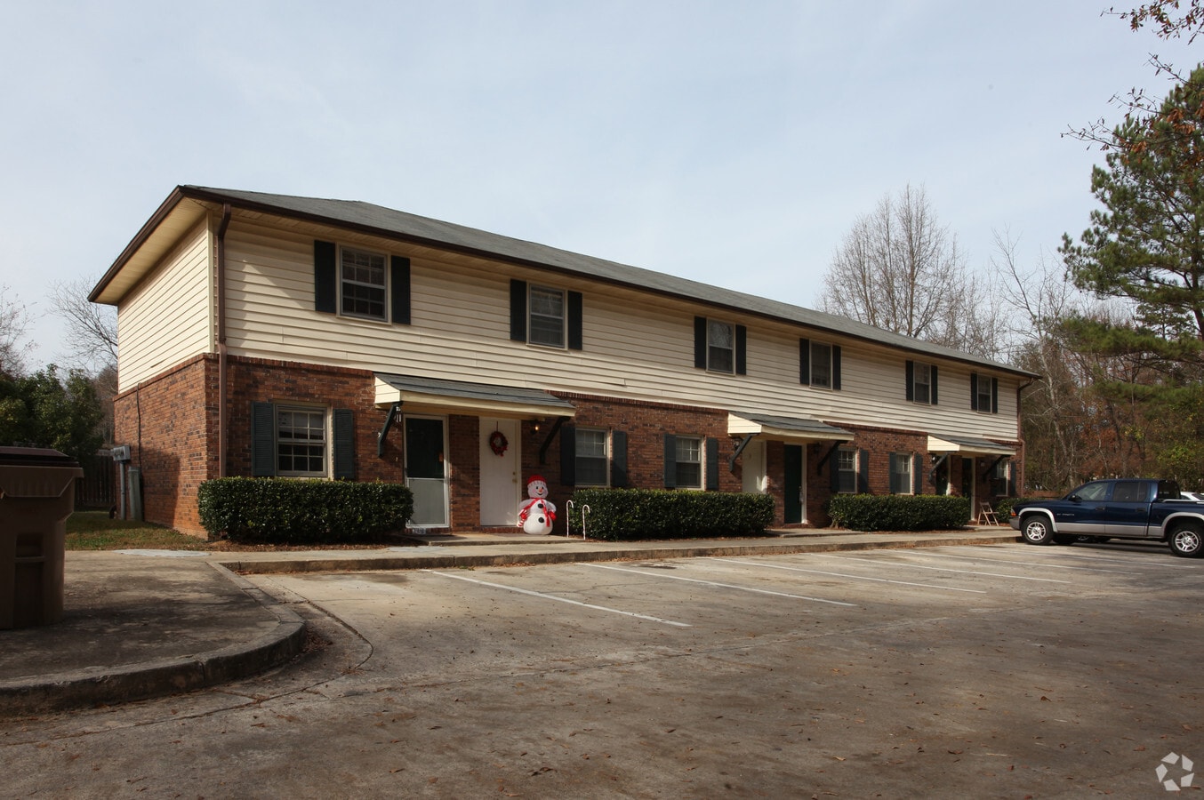 Photo - Charter Oak Estate Apartments
