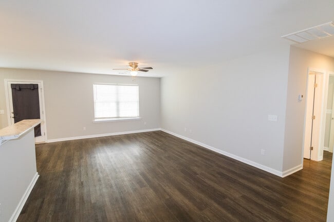 Photo - 152 Callaway Cres