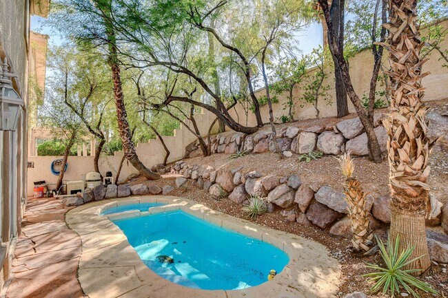 Photo - 5 BDR/ 4.5 BTH, Triple Master Home including pool & spa!