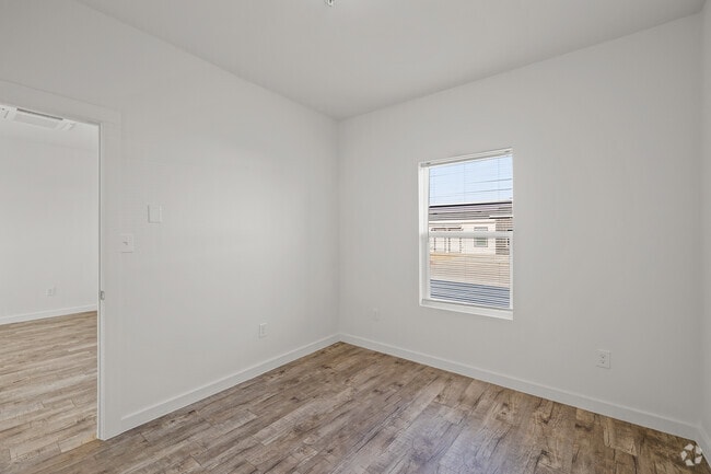2BR, 1BA - 663SF - Primary Bedroom