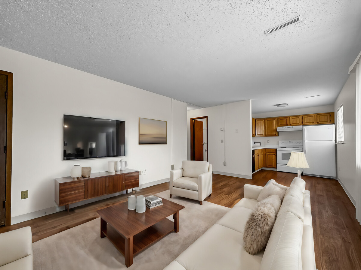 Photo - 2644 Hunt St