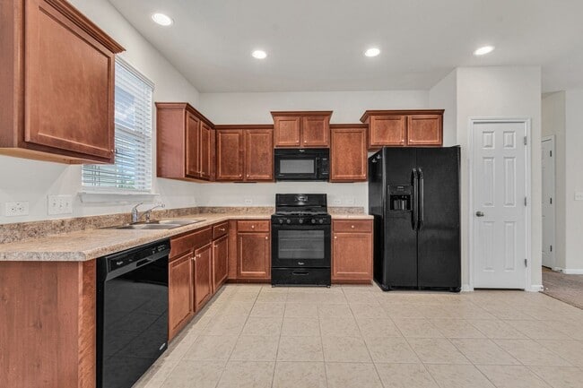 Photo - 535 Twisted Oaks Ln