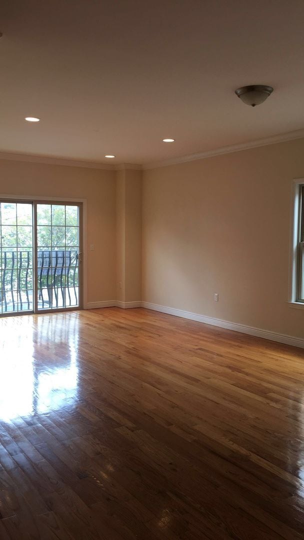 Photo - 97 Tichenor St Unit 1