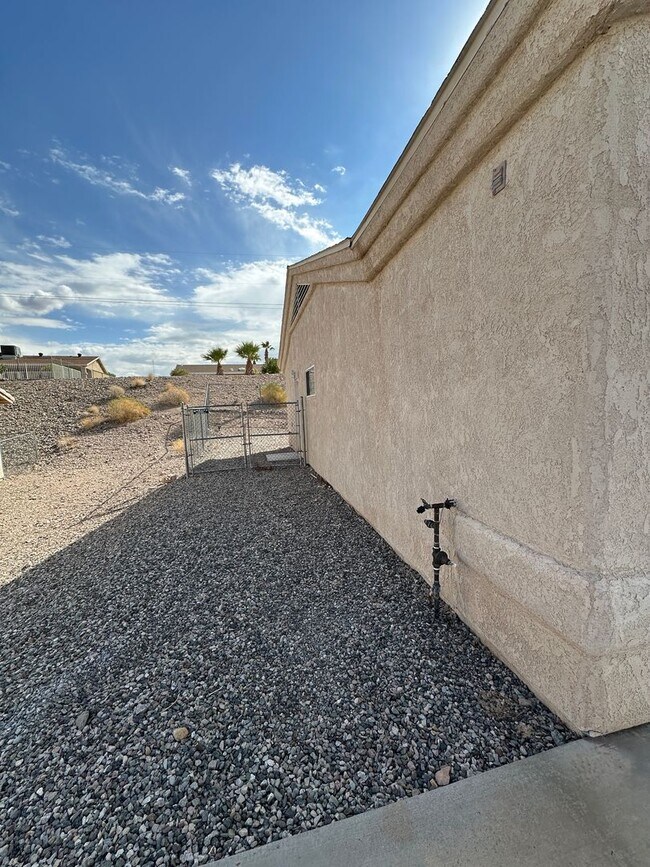 Long Term Unfurnished Available now House House Rental in Lake