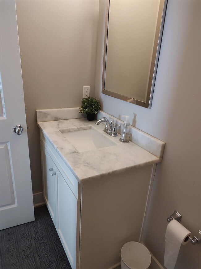 Photo - 3561 Esplanade Way