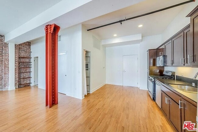 Building Photo - 2170 Century Park E Rental