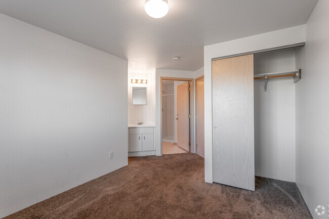 4BR, 2BA - 1,260SF