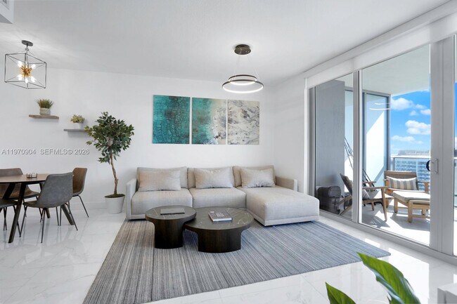 Photo - 488 NE 18th St Unidad 3804