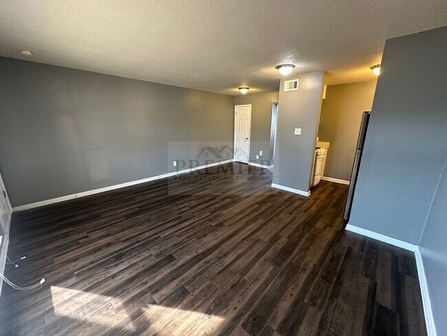 Photo - Updated 1 bed / 1 bath apartment - 60 West... Unidad 60W-6053