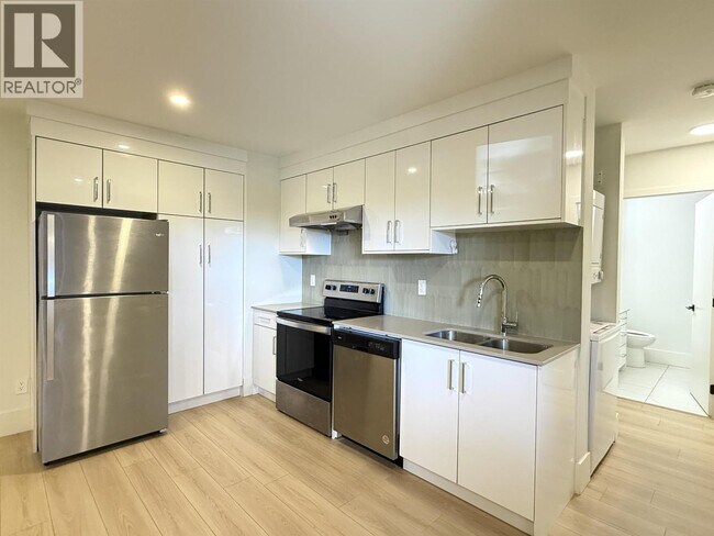 Photo - 901 Jackson Crescent